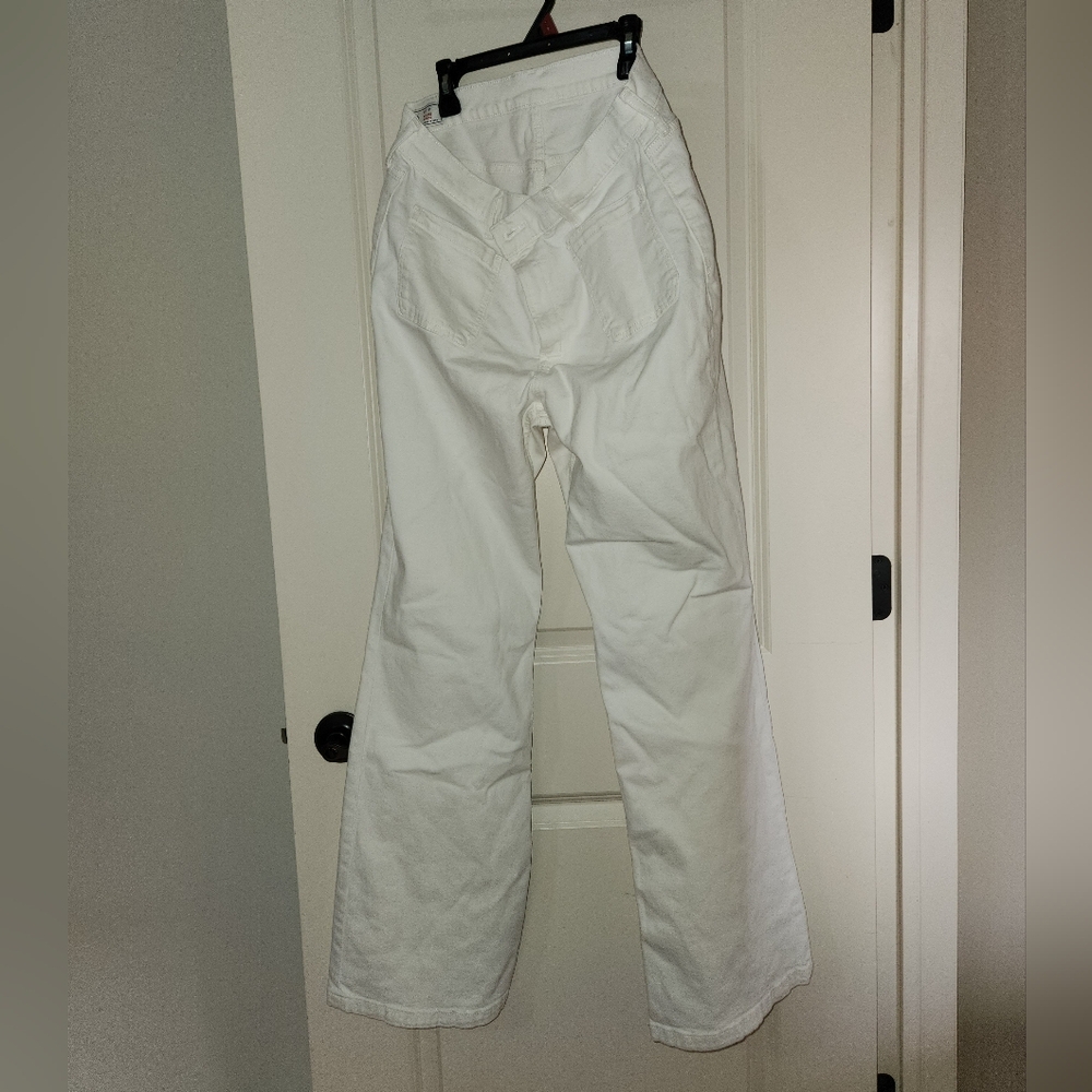 GAP High Rise Flare Jeans in Crisp White